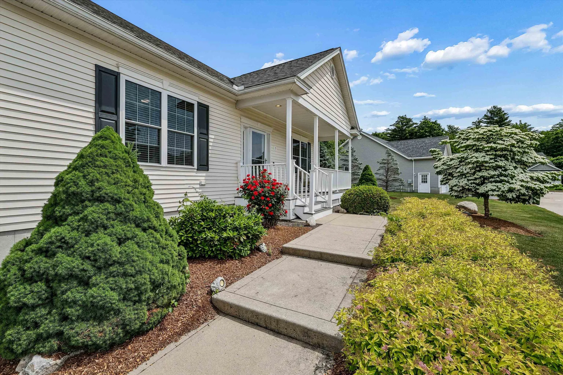 5 Davenport Drive Londonderry NH 03053