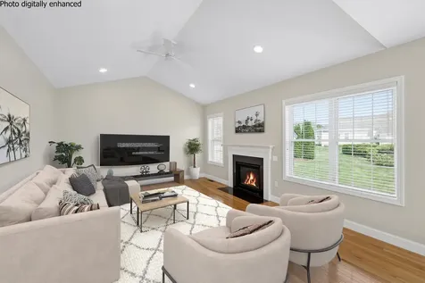 5 Davenport Drive Londonderry NH 03053