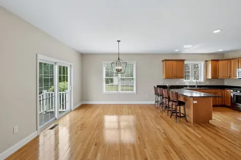 5 Davenport Drive Londonderry NH 03053