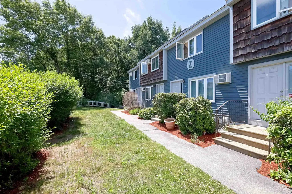 16 Auclair Avenue Manchester NH 03102