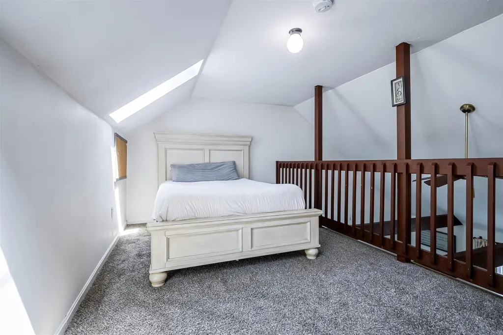 16 Auclair Avenue Manchester NH 03102