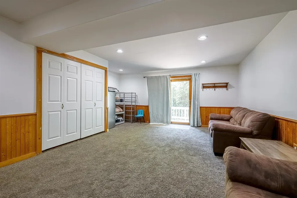 16 Auclair Avenue Manchester NH 03102