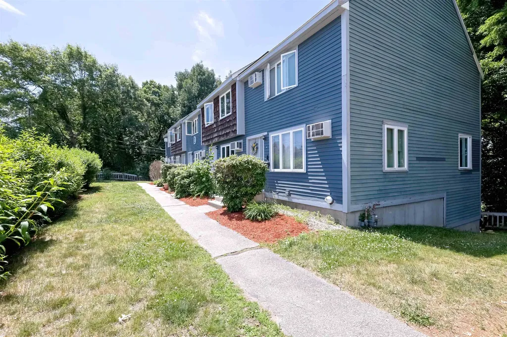 16 Auclair Avenue Manchester NH 03102