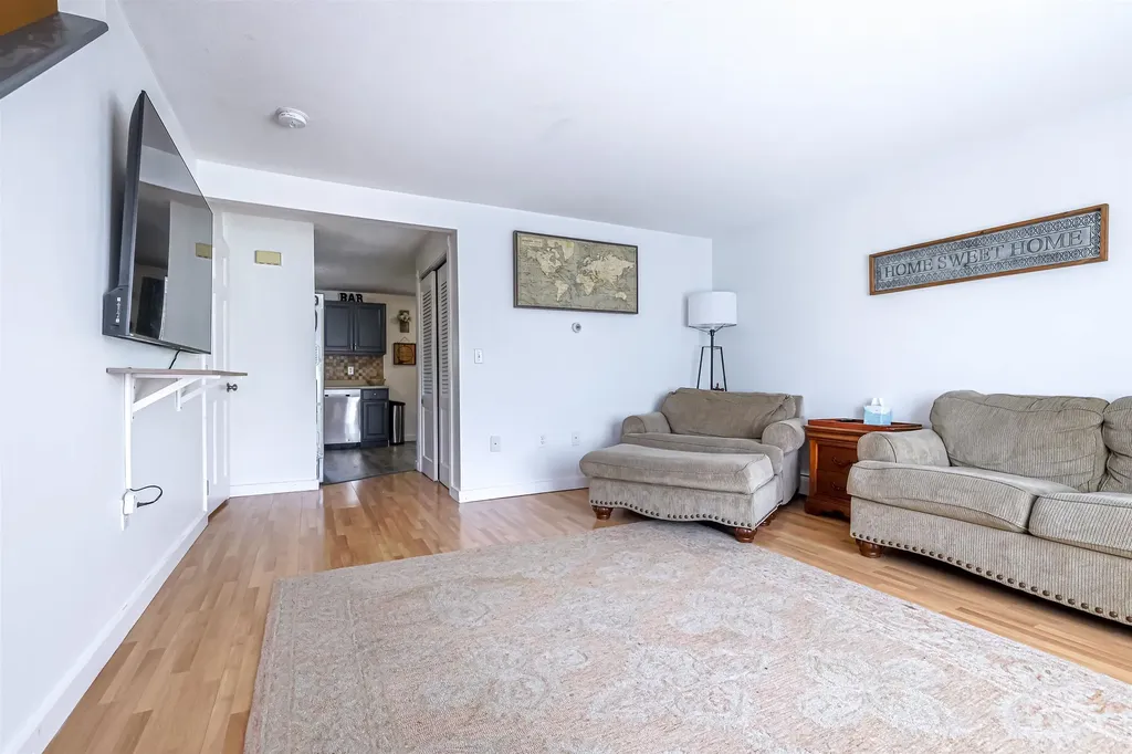 16 Auclair Avenue Manchester NH 03102