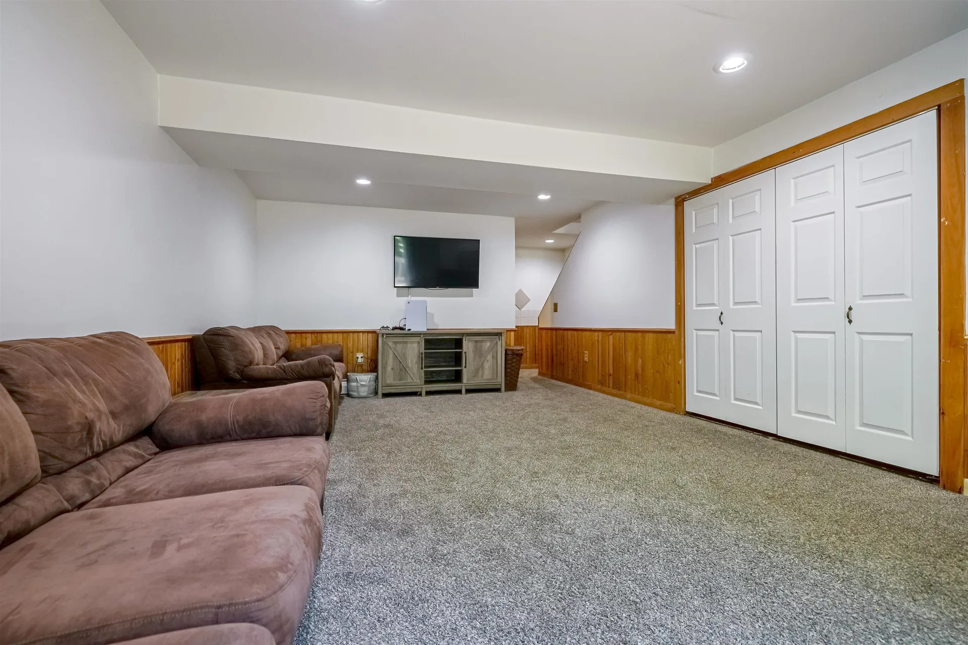 16 Auclair Avenue Manchester NH 03102