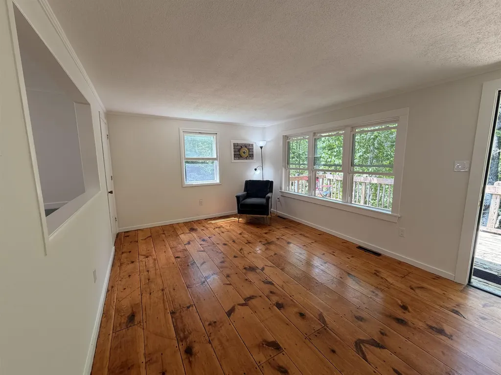 102 Roberts Road Londonderry VT 05148