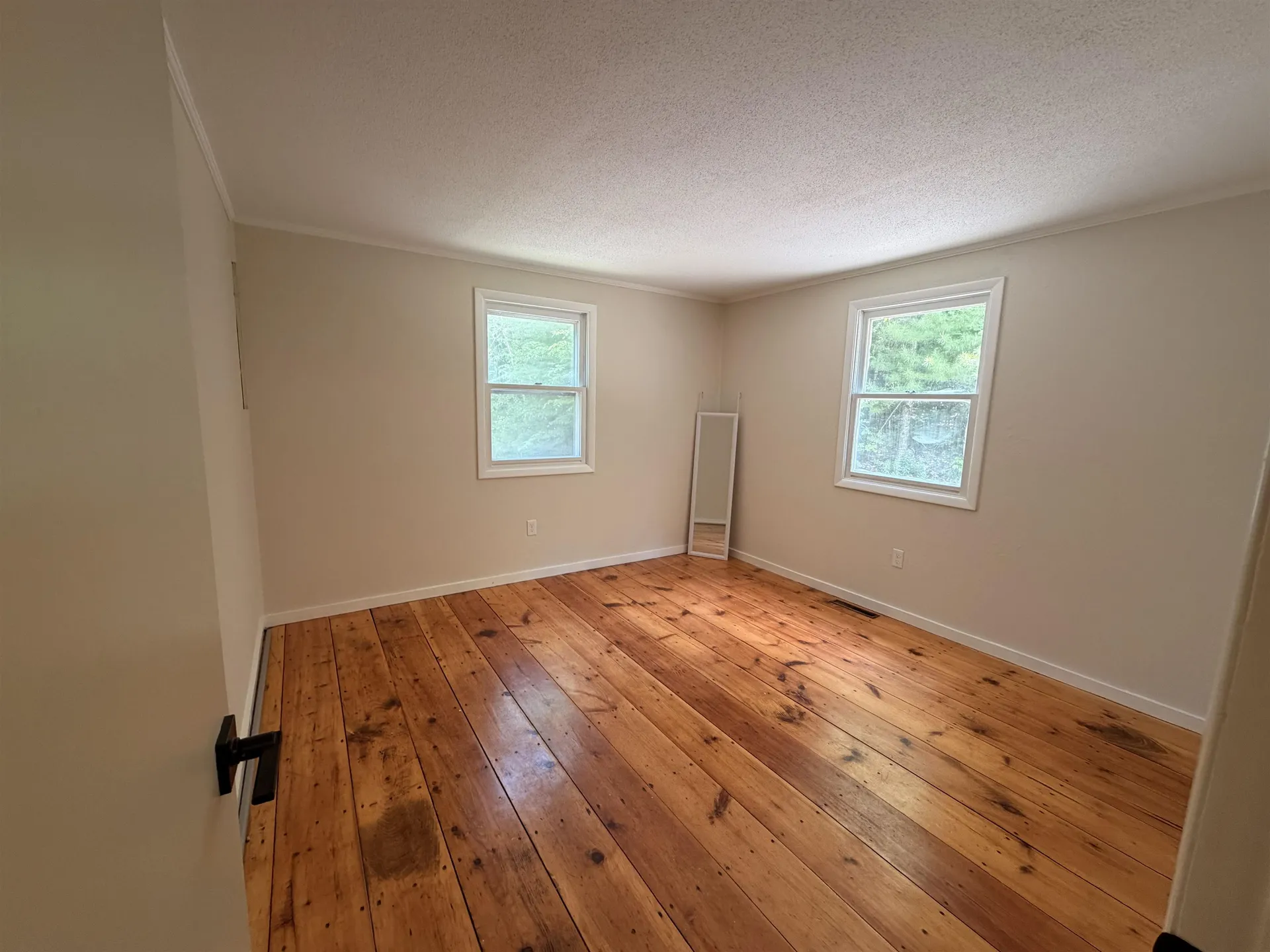 102 Roberts Road Londonderry VT 05148