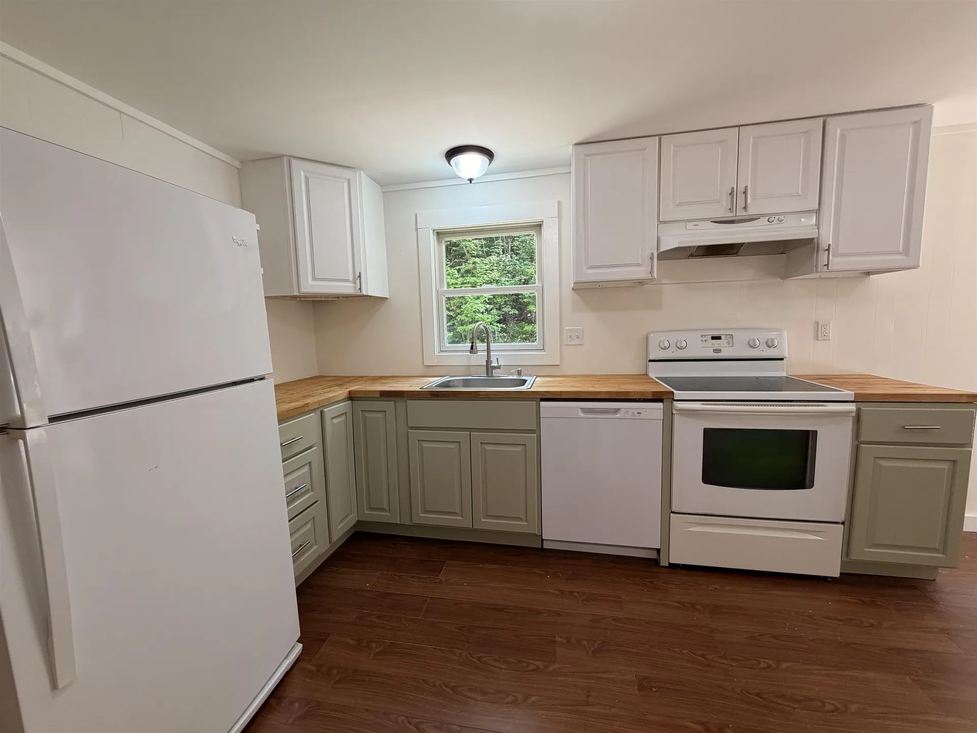 102 Roberts Road Londonderry VT 05148
