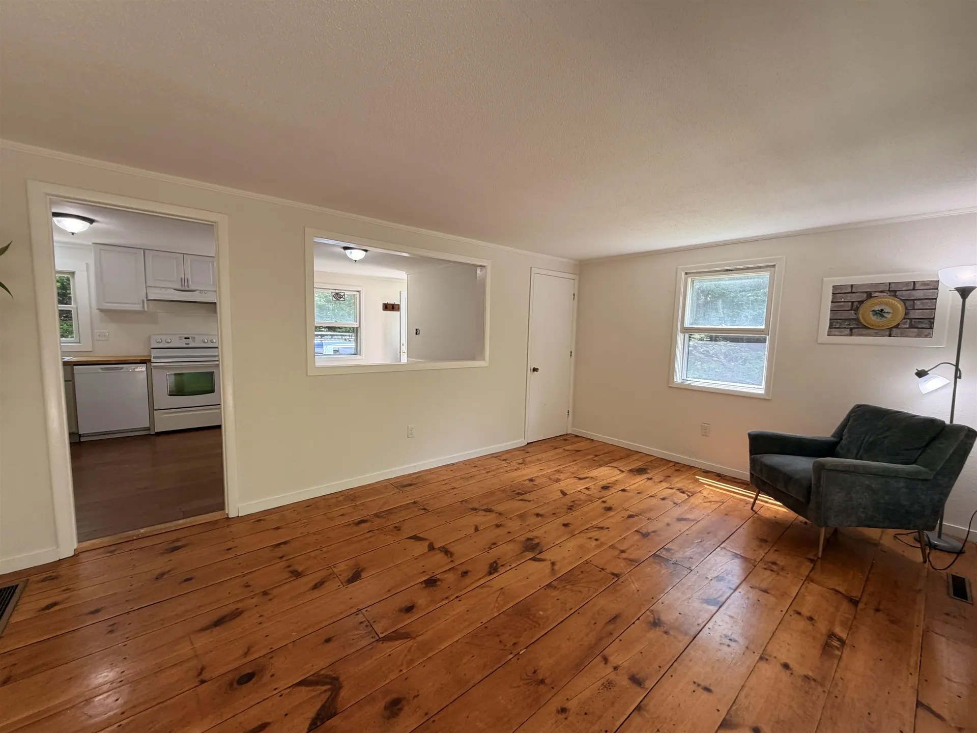 102 Roberts Road Londonderry VT 05148