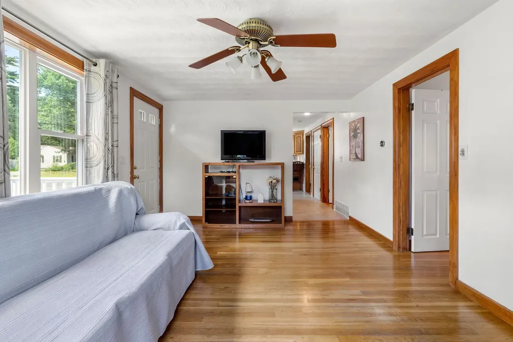 103 Highland Street Hudson NH 03051