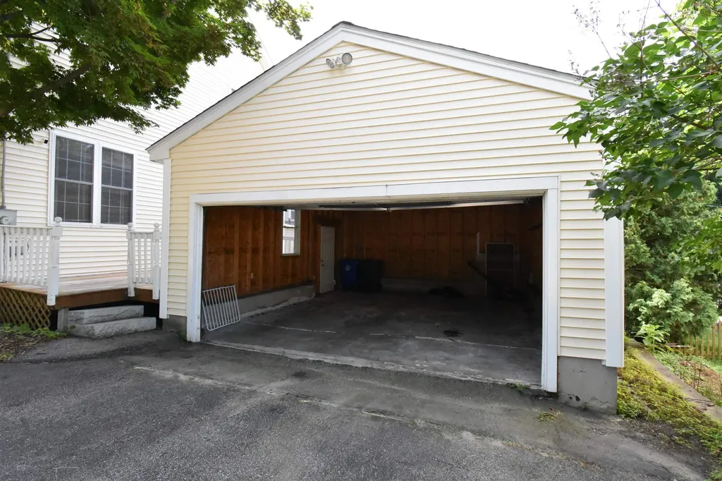 2246 Elm Street Manchester NH 03104