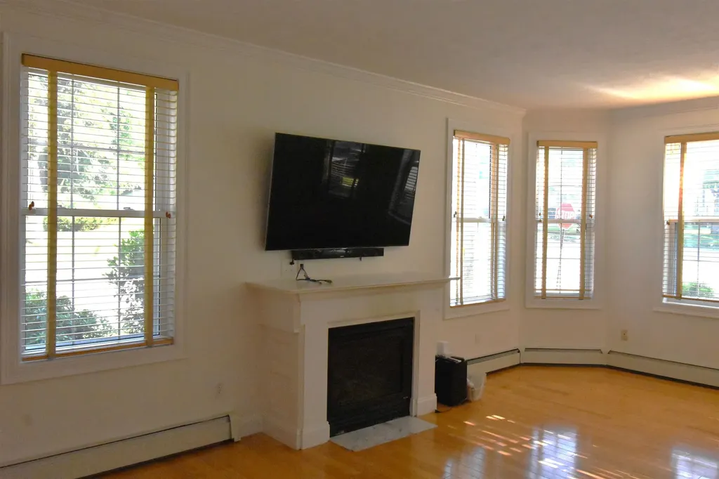 2246 Elm Street Manchester NH 03104