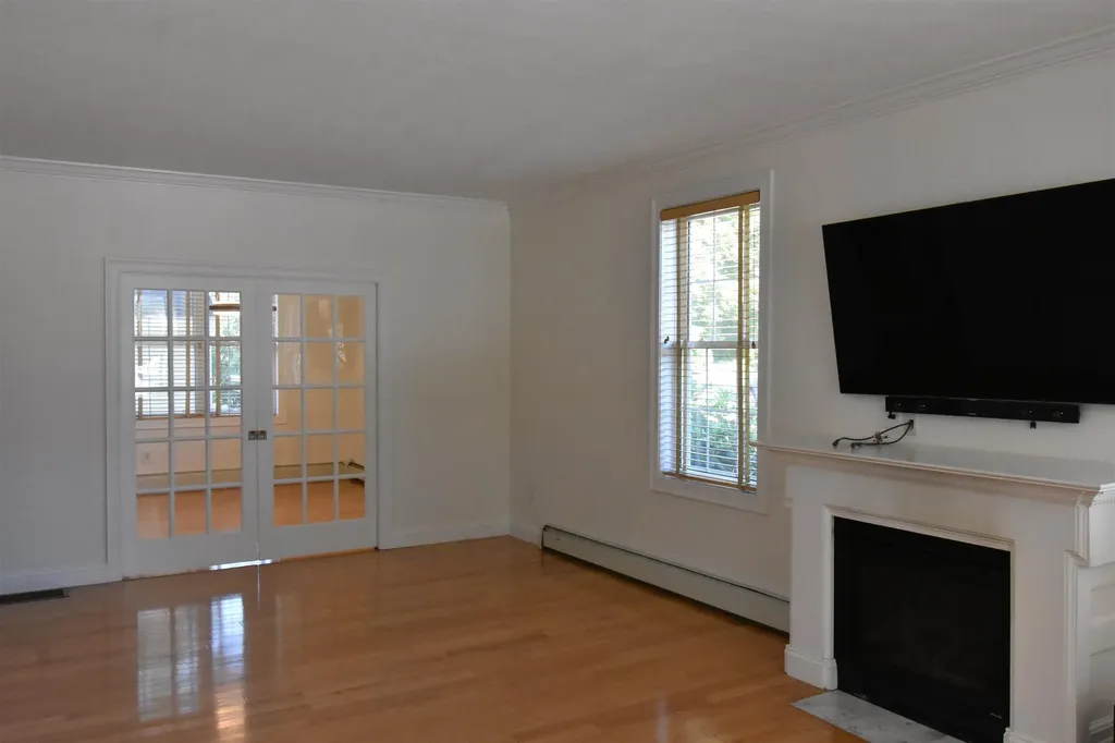 2246 Elm Street Manchester NH 03104