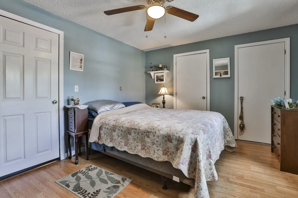 160 West Hollis Street Nashua NH 03060