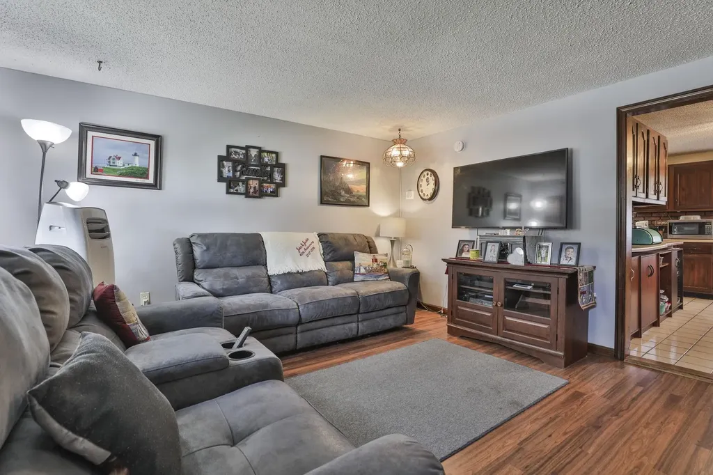 160 West Hollis Street Nashua NH 03060