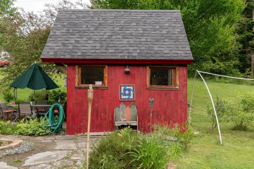 977 Lower Pleasant Valley Road Cambridge VT 05464