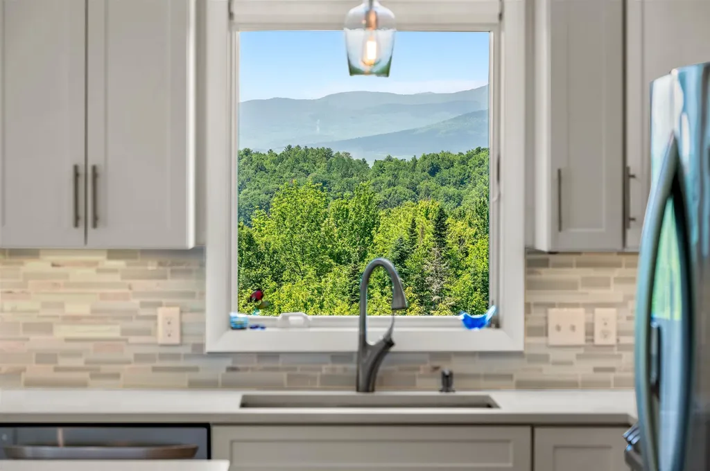 532 Mountain Estates Drive Hyde Park VT 05655