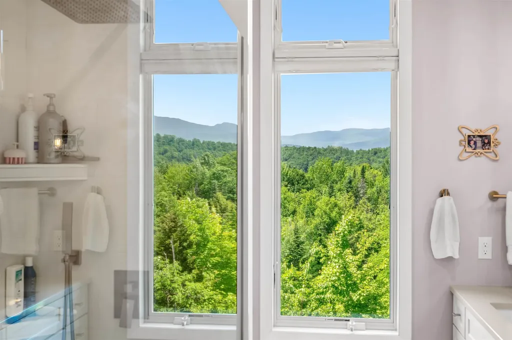 532 Mountain Estates Drive Hyde Park VT 05655