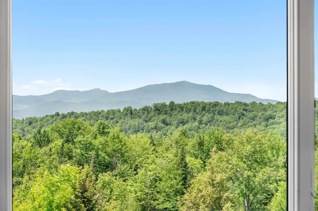 532 Mountain Estates Drive Hyde Park VT 05655