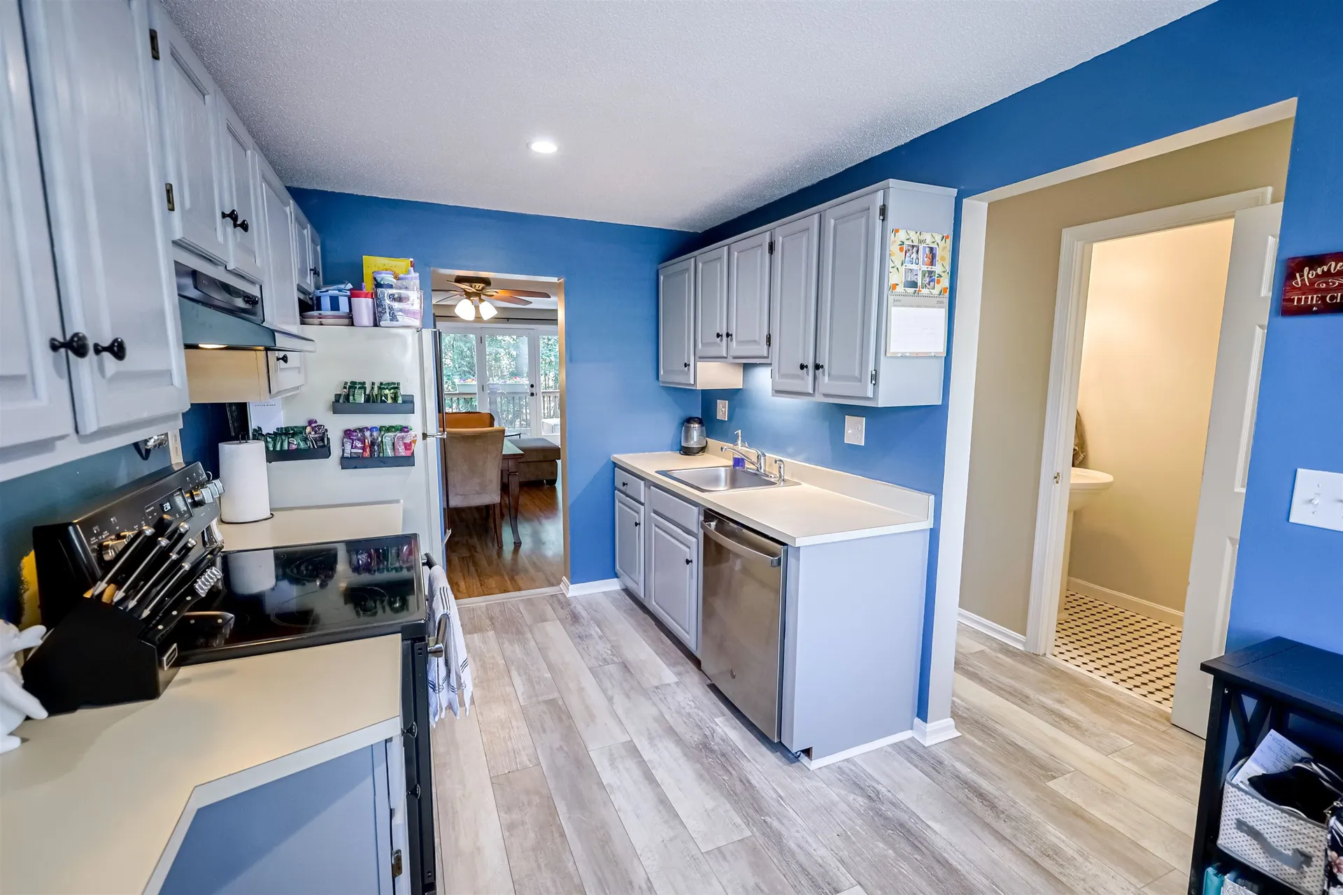 204 Bartemus Trail Nashua NH 03063