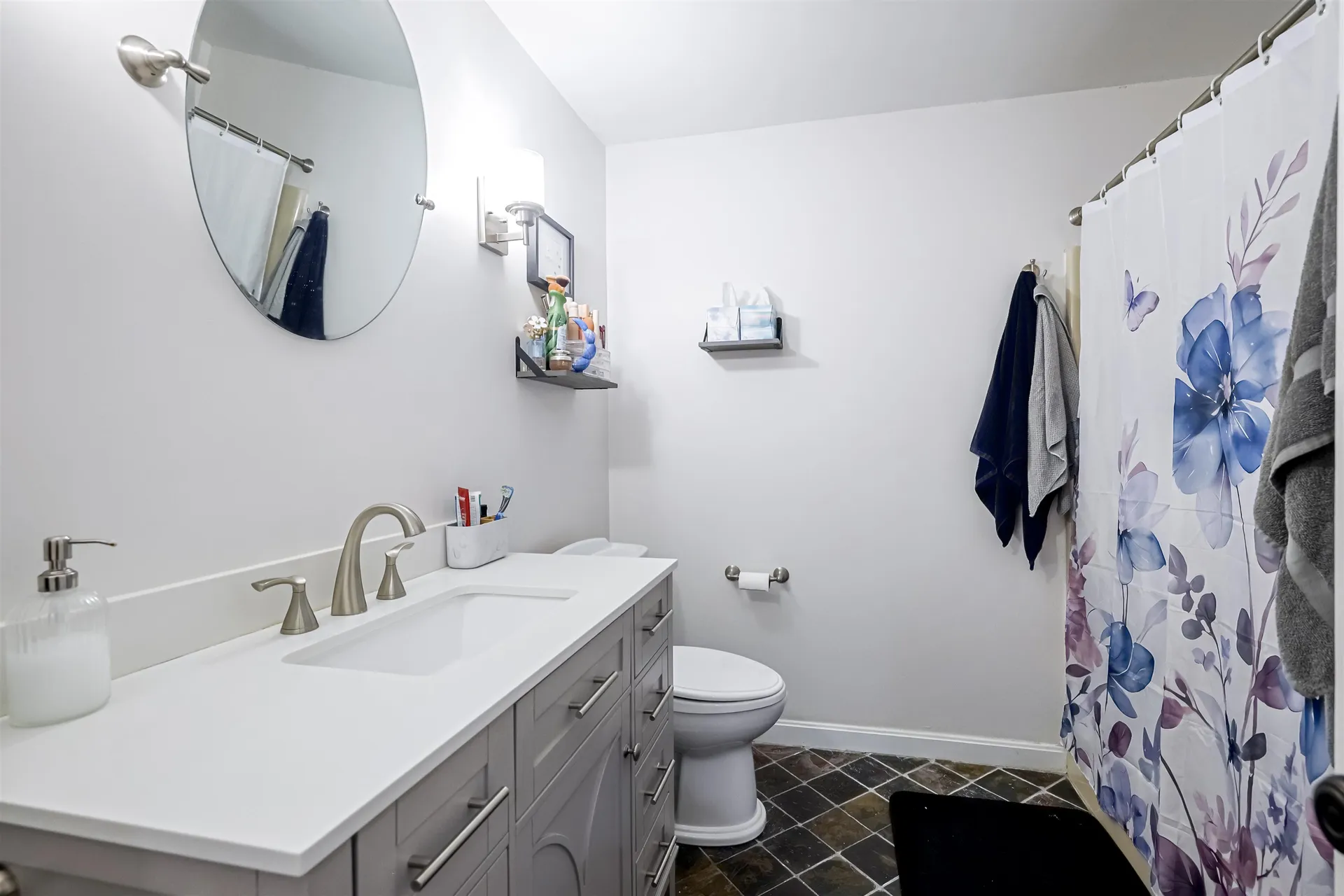 204 Bartemus Trail Nashua NH 03063