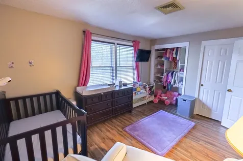 204 Bartemus Trail Nashua NH 03063