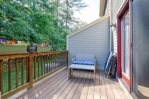 204 Bartemus Trail Nashua NH 03063