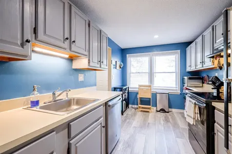 204 Bartemus Trail Nashua NH 03063