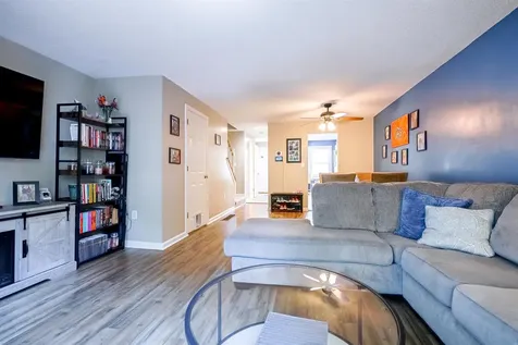204 Bartemus Trail Nashua NH 03063