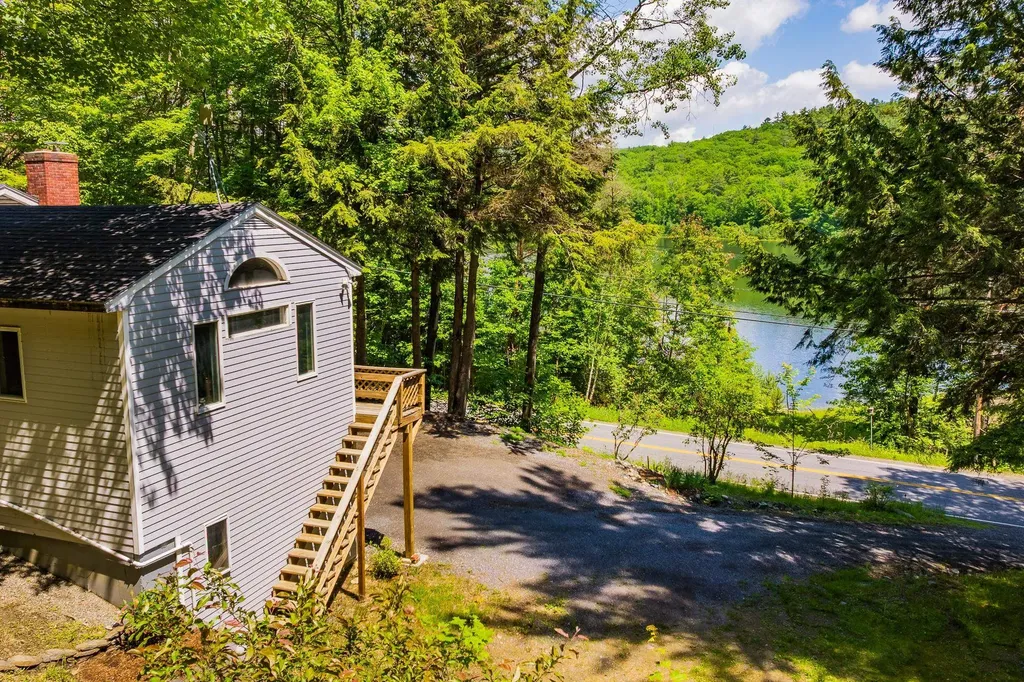 328 Hanover Center Road Hanover NH 03750