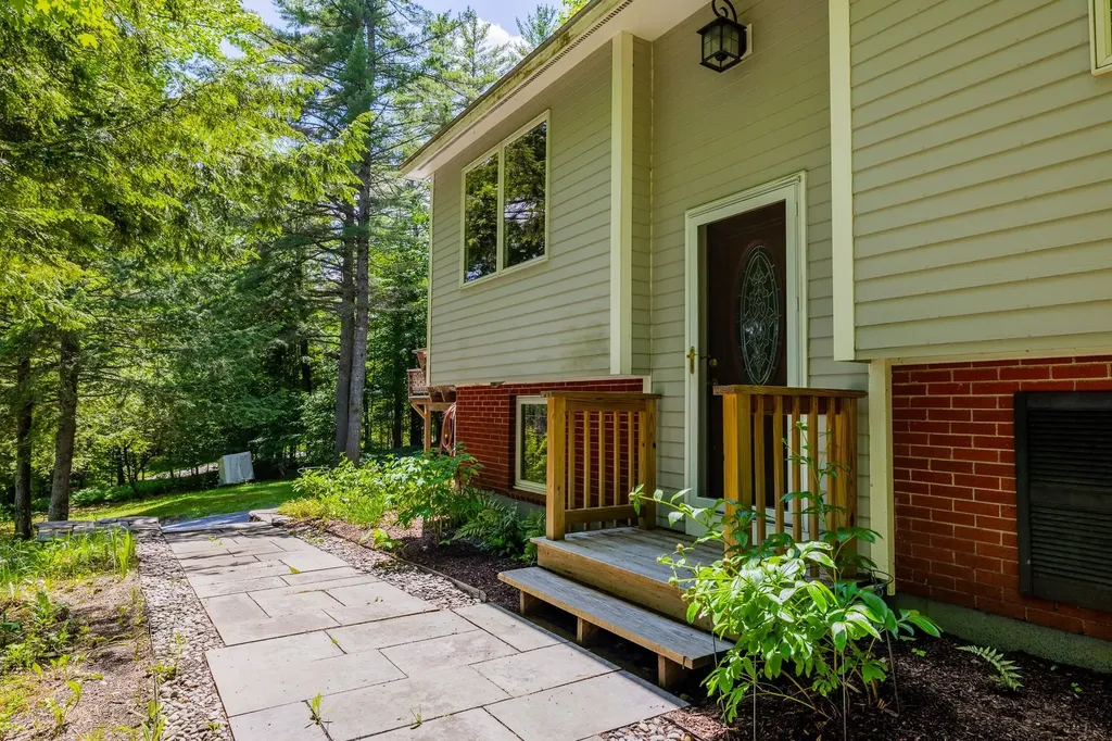 328 Hanover Center Road Hanover NH 03750