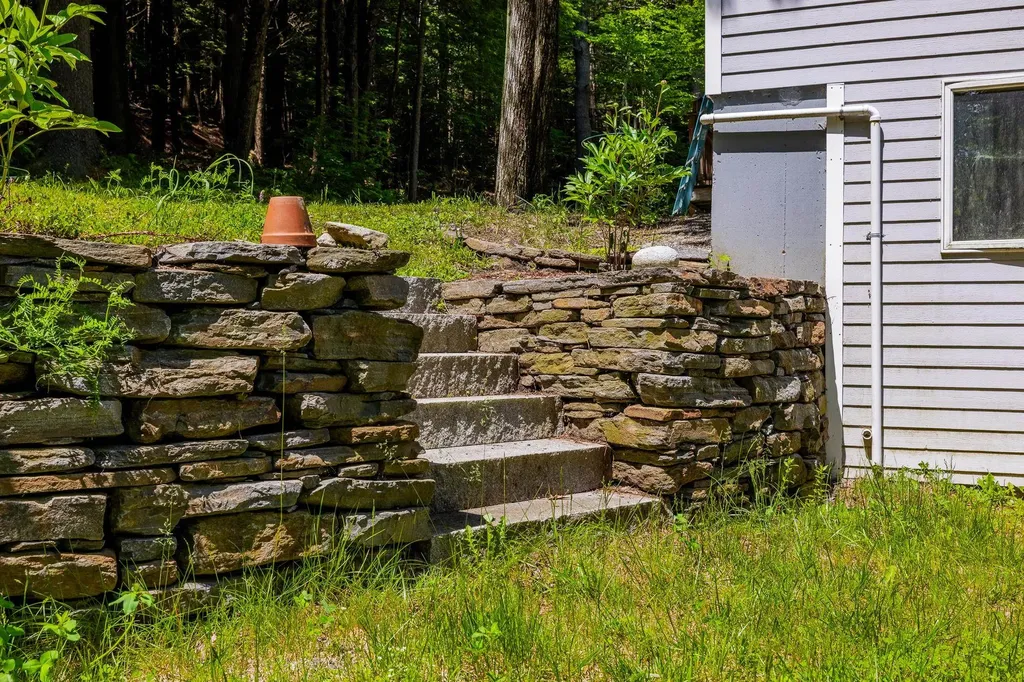 328 Hanover Center Road Hanover NH 03750