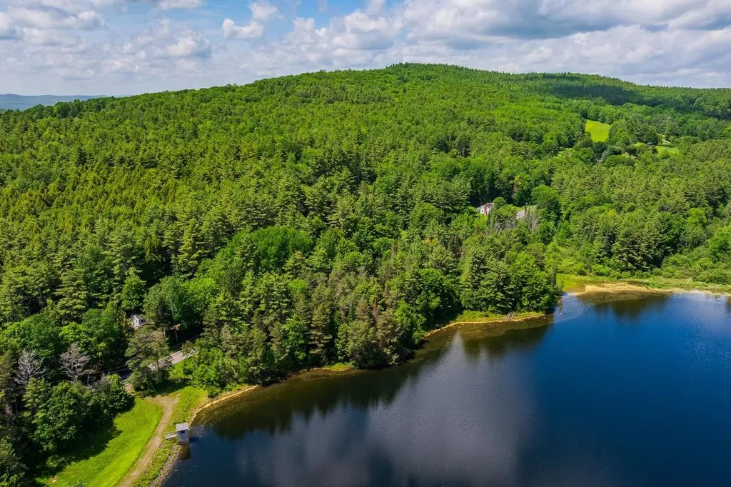 328 Hanover Center Road Hanover NH 03750