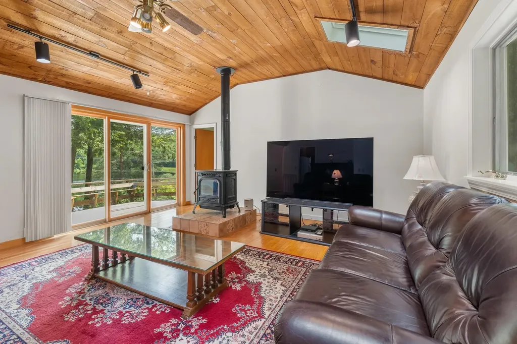 328 Hanover Center Road Hanover NH 03750