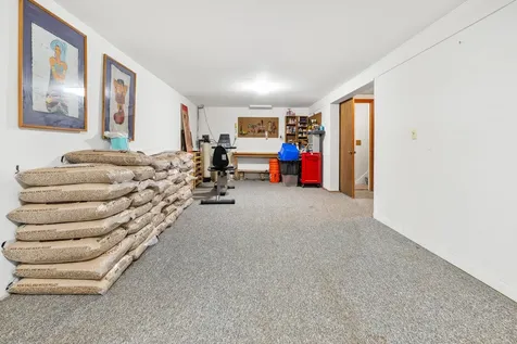 328 Hanover Center Road Hanover NH 03750