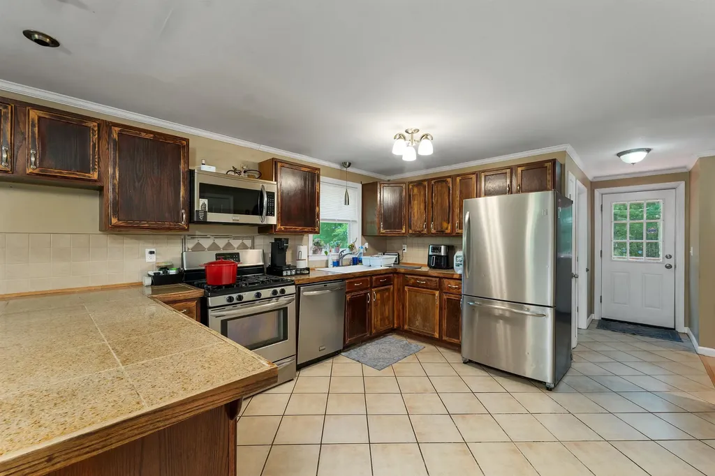 30 Brickyard Drive Litchfield NH 03052