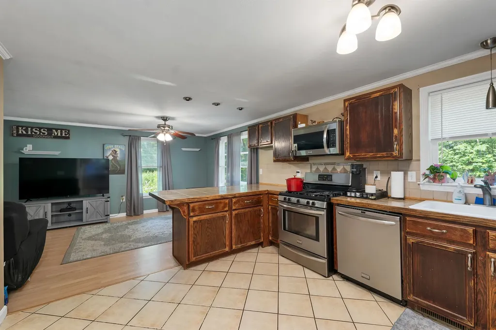 30 Brickyard Drive Litchfield NH 03052