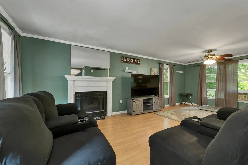 30 Brickyard Drive Litchfield NH 03052