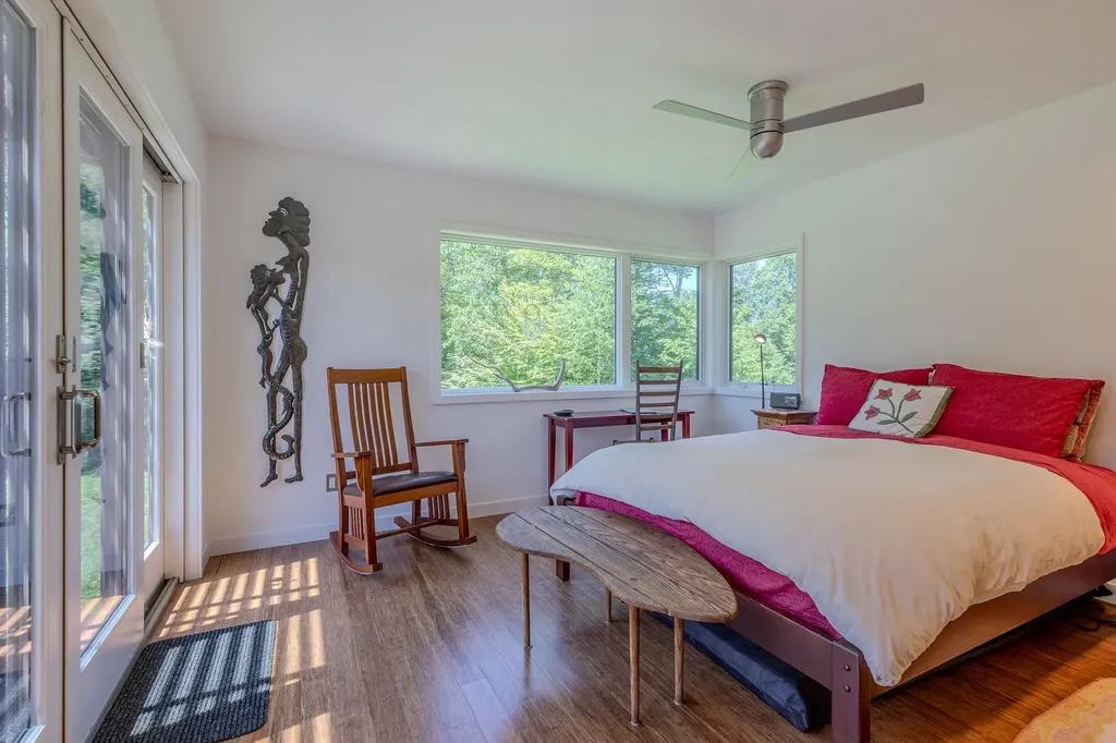 691 Black Bear Road Jamaica VT 05343