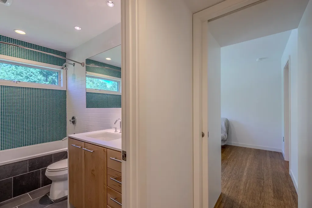 691 Black Bear Road Jamaica VT 05343