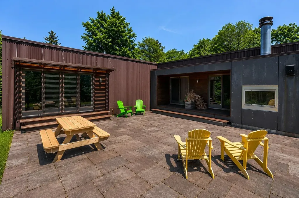 691 Black Bear Road Jamaica VT 05343