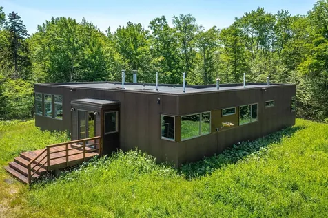 691 Black Bear Road Jamaica VT 05343