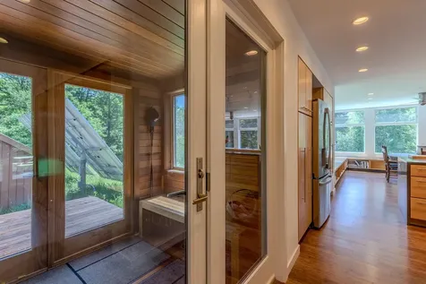 691 Black Bear Road Jamaica VT 05343