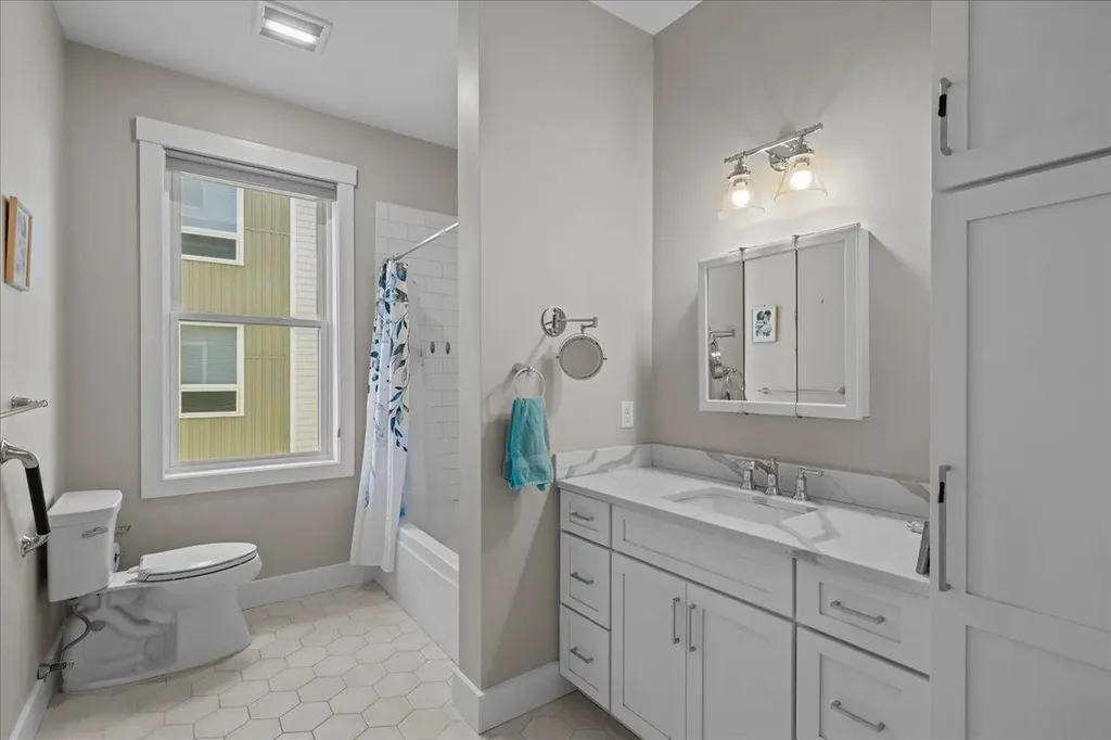 1332 Union Avenue Laconia NH 03246