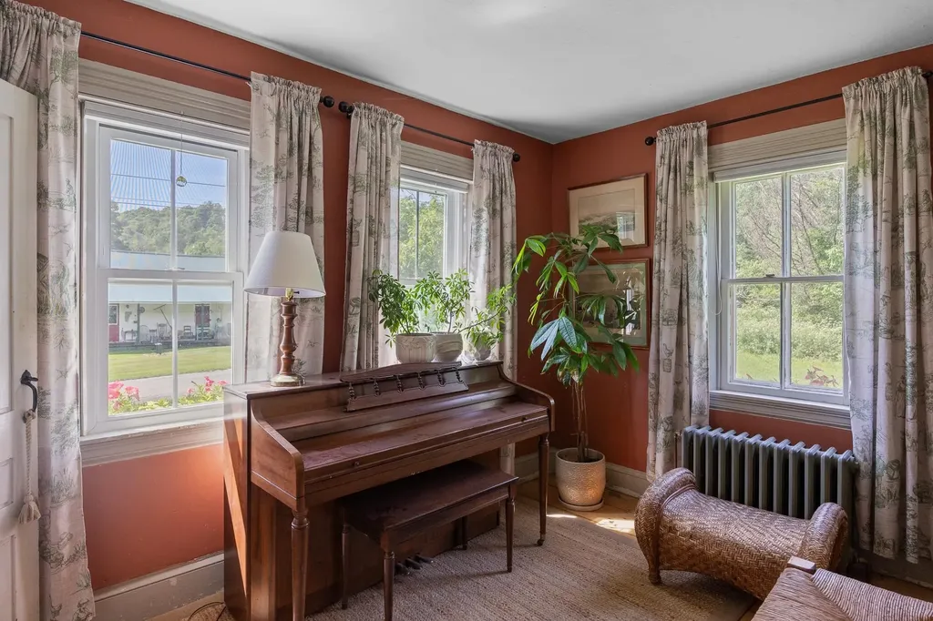 71 Eagle Peak Road Brookfield VT 05060