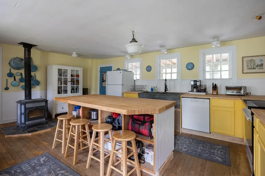 71 Eagle Peak Road Brookfield VT 05060