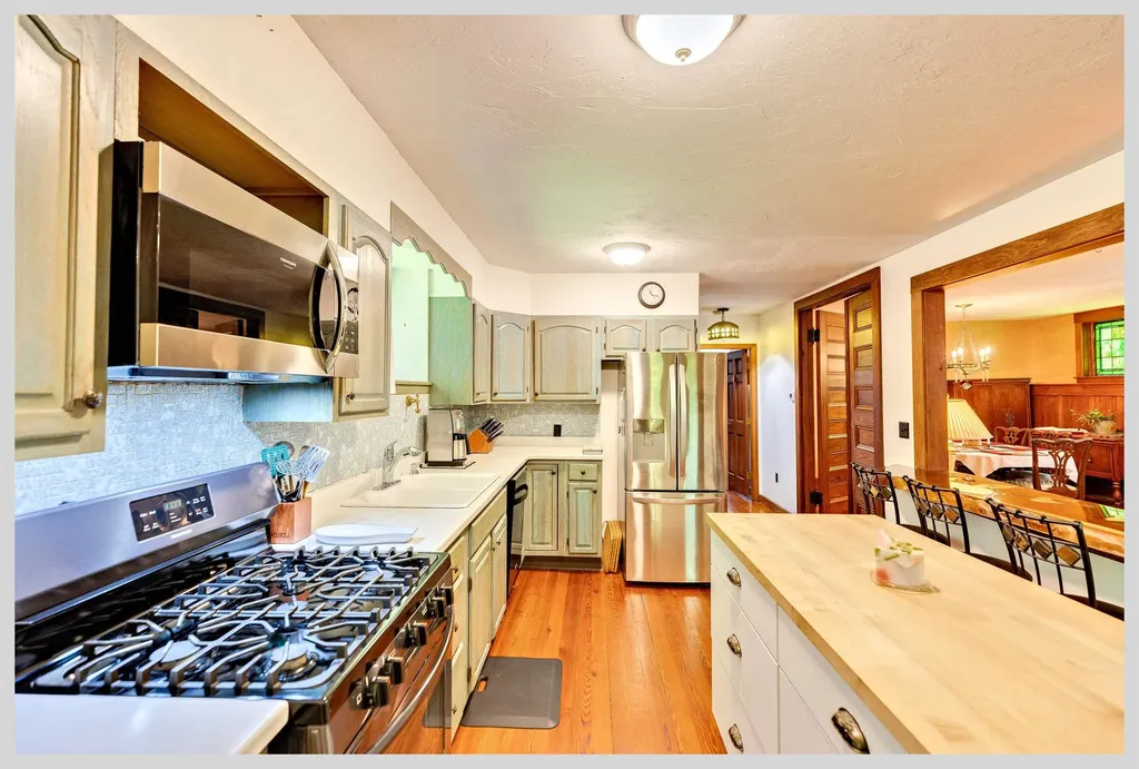 135 Shepard Hill Road Holderness NH 03245