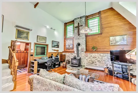 135 Shepard Hill Road Holderness NH 03245