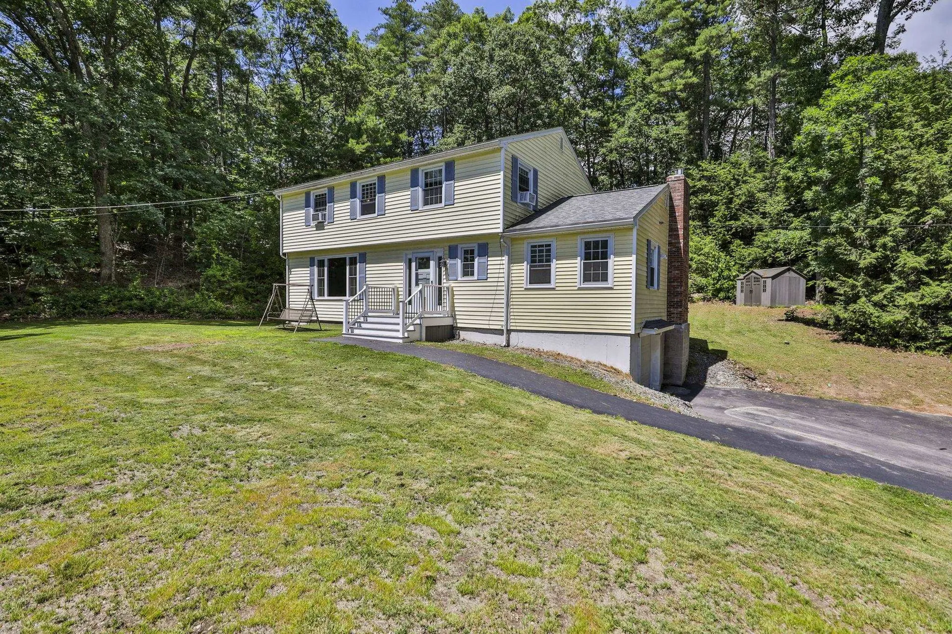 15 Castle Hill Road Pelham NH 03076