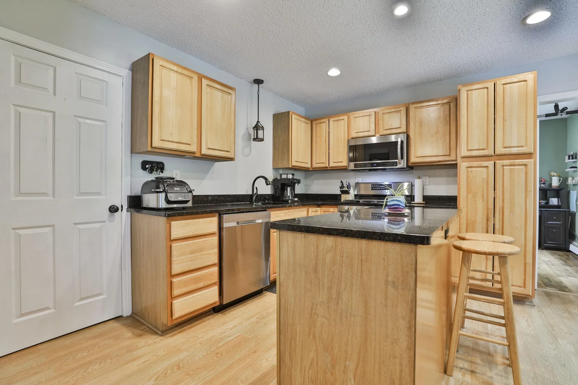 15 Castle Hill Road Pelham NH 03076
